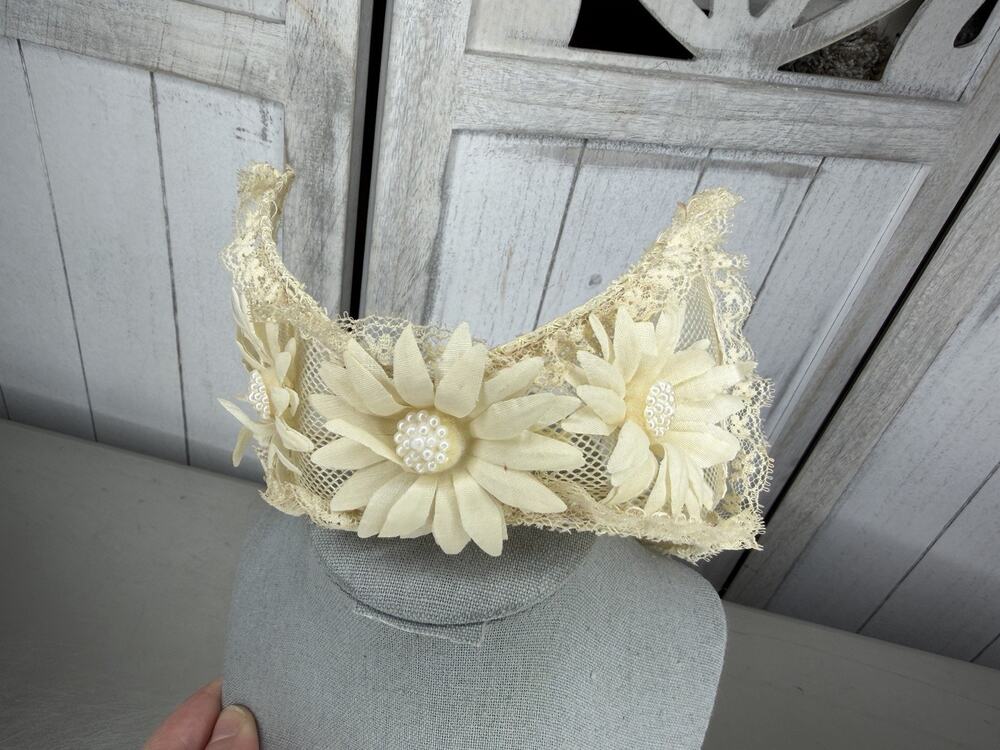 Vintage Off White Daisy Floral Lace Bridal Crown Hat Fairy Boho Retro Hippie